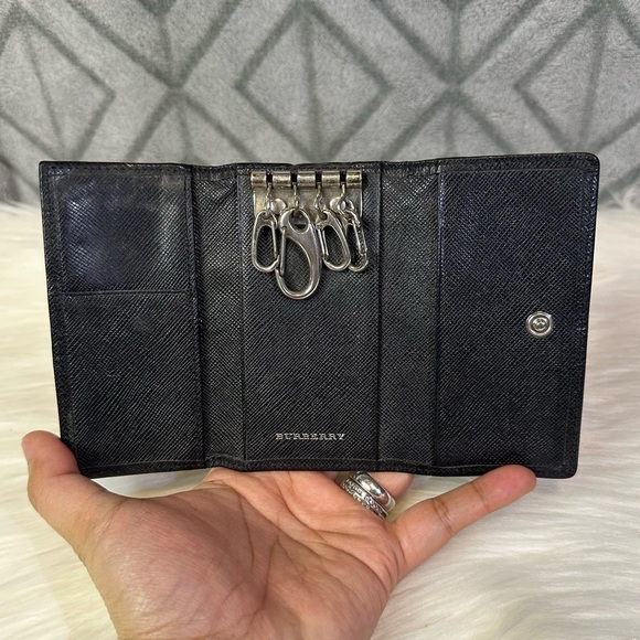 BURBERRY 4 key holder in black - Picture 9 of 16